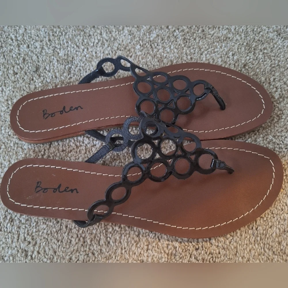 Boden toe thong